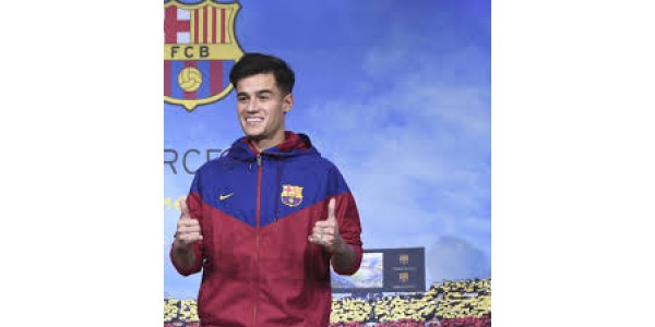 Coutinho realiza cirurgia no joelho